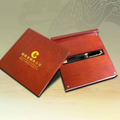 定制專屬尊榮 從純金金條到商務(wù)禮品，專業(yè)設(shè)計打造永恒價值